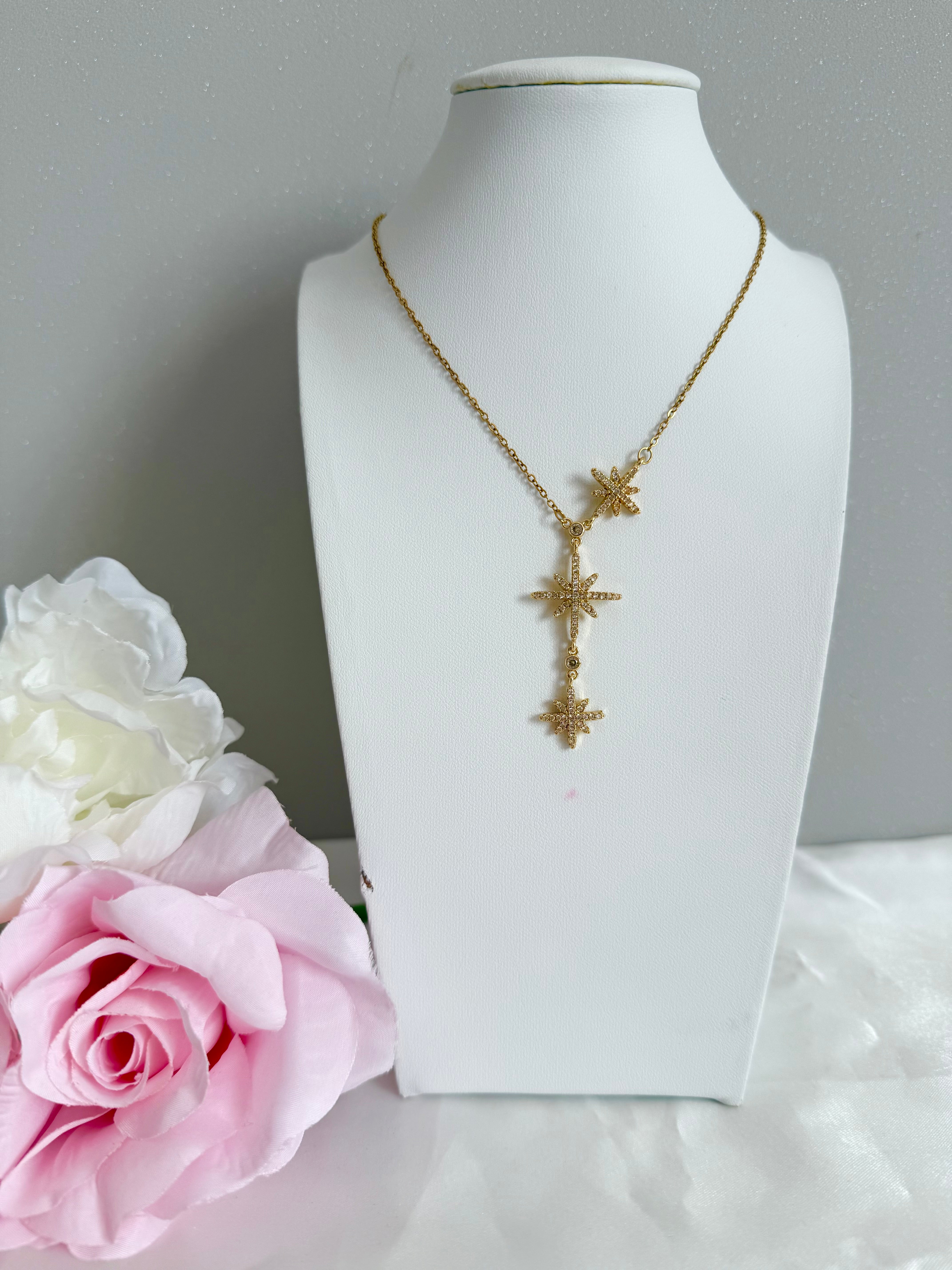 Collier triple étoiles