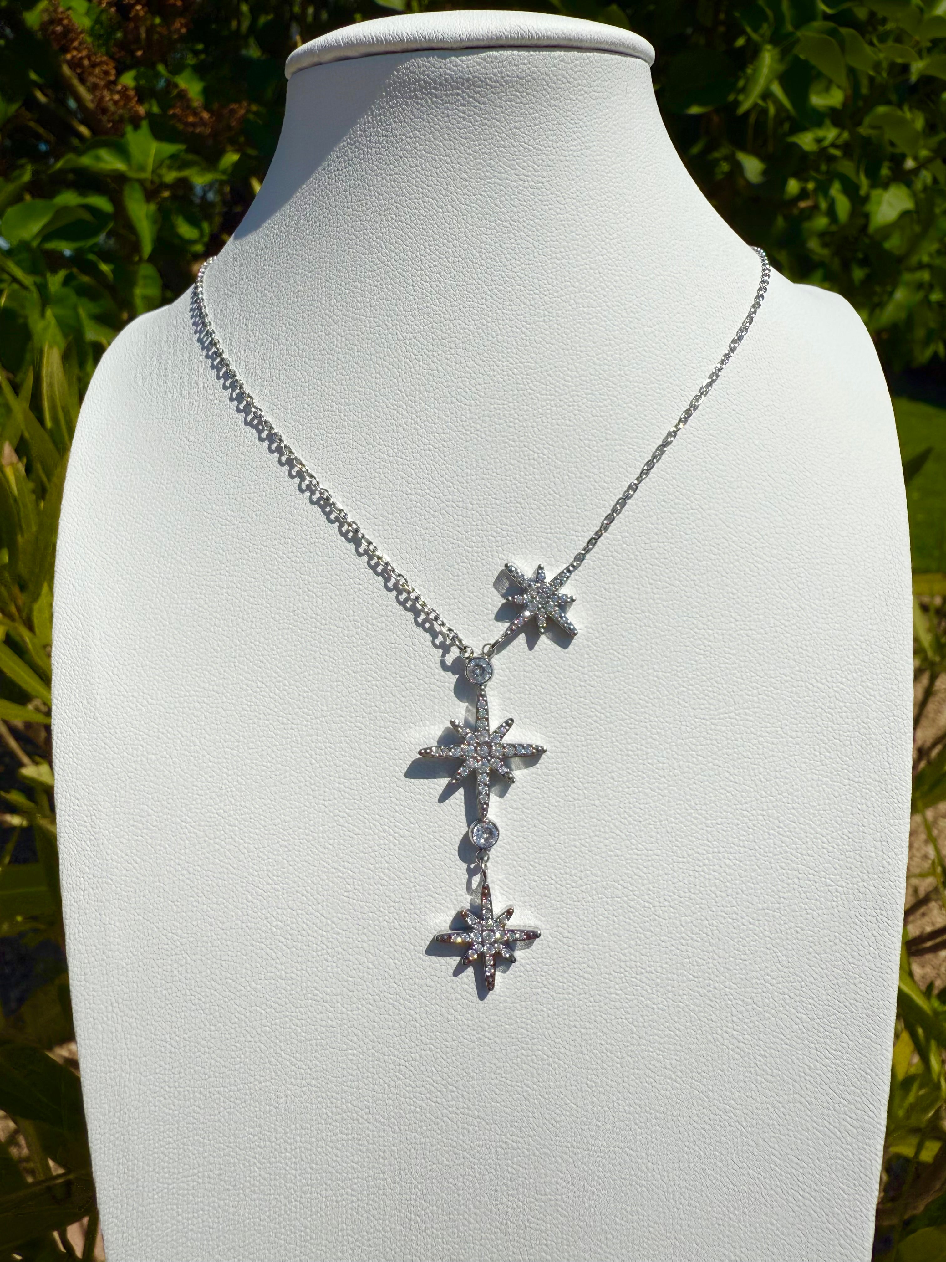 Collier triple étoiles